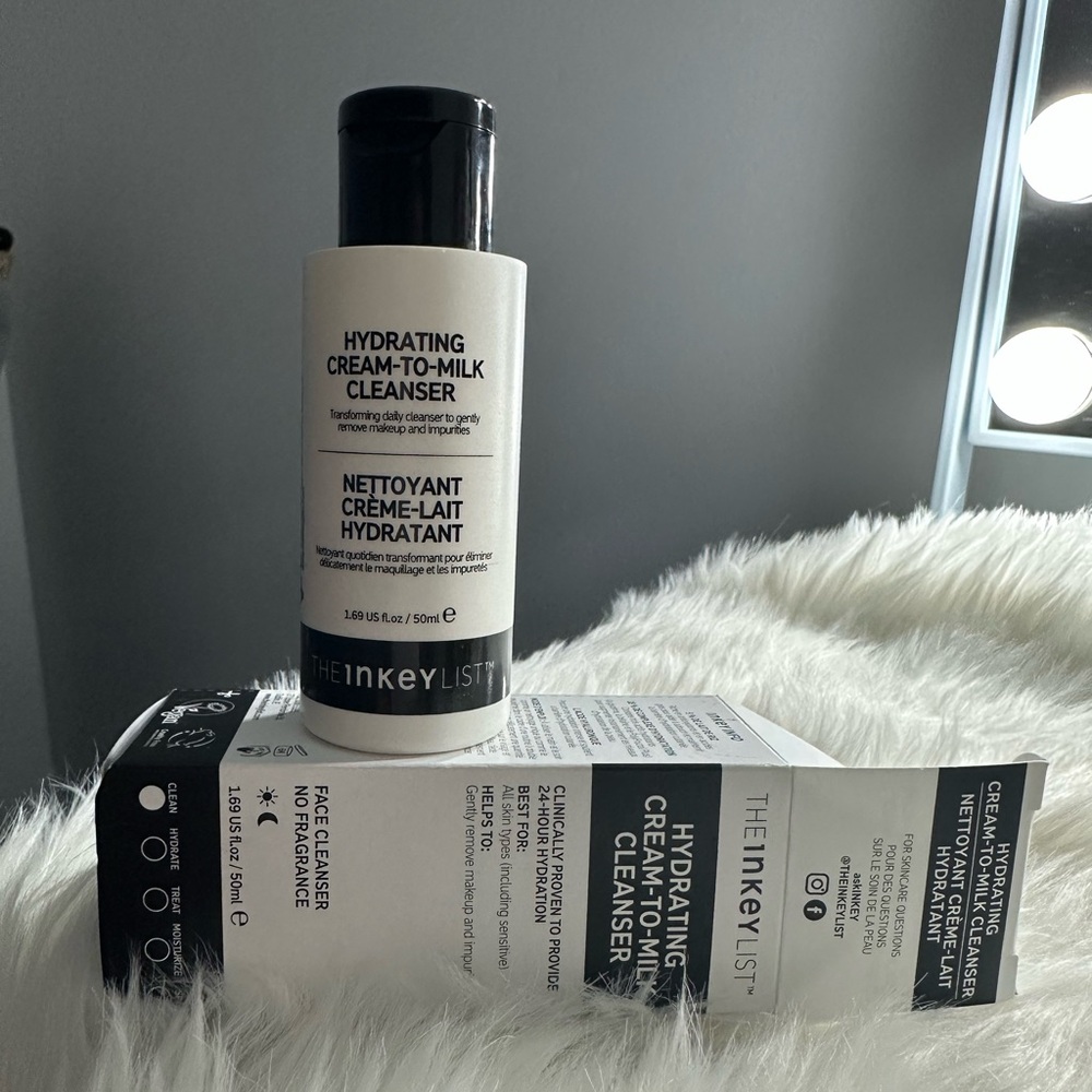 🚨 3/$25 🚨 Hydrating Cream-to-Milk Cleanser - 50ml - Picture 2 of 5